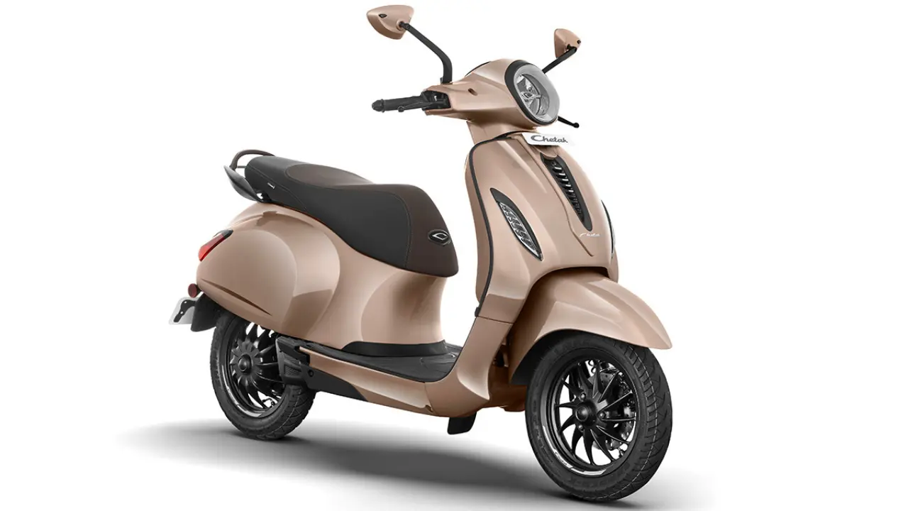 Bajaj Chetak Premium 2024 इलेक्ट्रिक स्कूटर भारत में लॉन्च हुआ, कीमत, रेंज, वेरिएंट, फीचर्स और अन्य विवरण देखें!