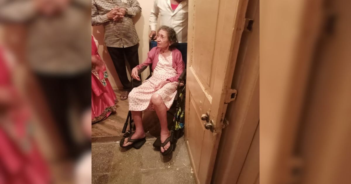 Rescues 83 Year Old Woman: समय पर की गई कड़ी कदमबद्धता ने गुड़गांव की 83 वर्षीय महिला को जो अपने घर में फंसी थी, उसे बचाया