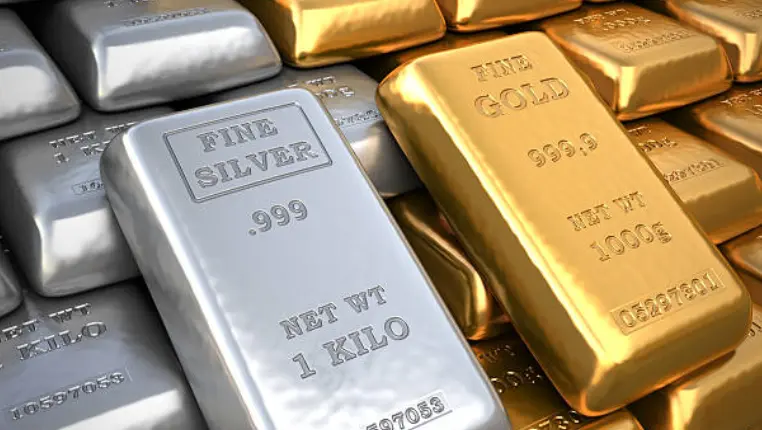 Gold And Silver Rate Today (January 12, 2024): कीमती धातुओं की कीमतों में मामूली बढ़ोतरी हुई है. सोने की कीमत अब 62,200 रुपये के करीब है |