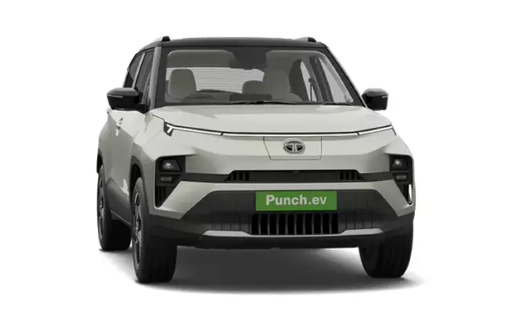 Revolutionizing EVs: Tata Punch EV का खुलासा! दो बैटरी ऑप्शन्स, अनुसंधानी डिज़ाइन, और चौंका देने वाली फीचर्स – जानिए सबकुछ!