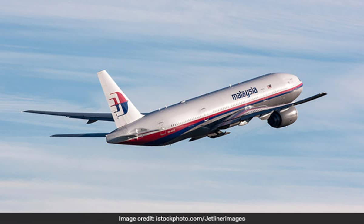 Australian Scientist Claims He’s Found Where Missing MH370 Plane Is