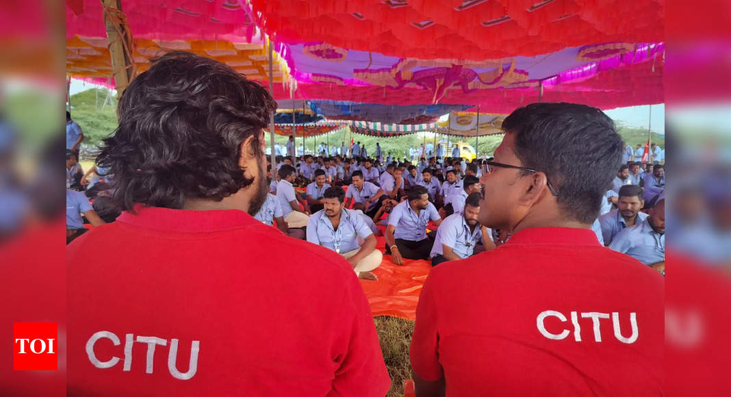 Tamil Nadu police detain protesting Samsung workers