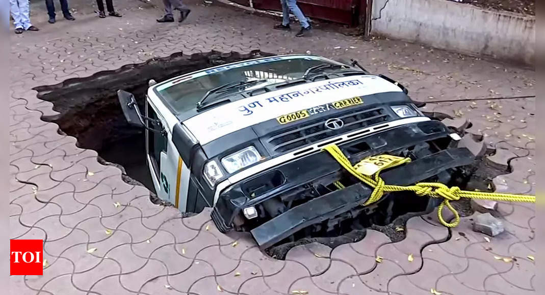 Video: Civic body’s truck falls into sinkhole at Pune’s city post office