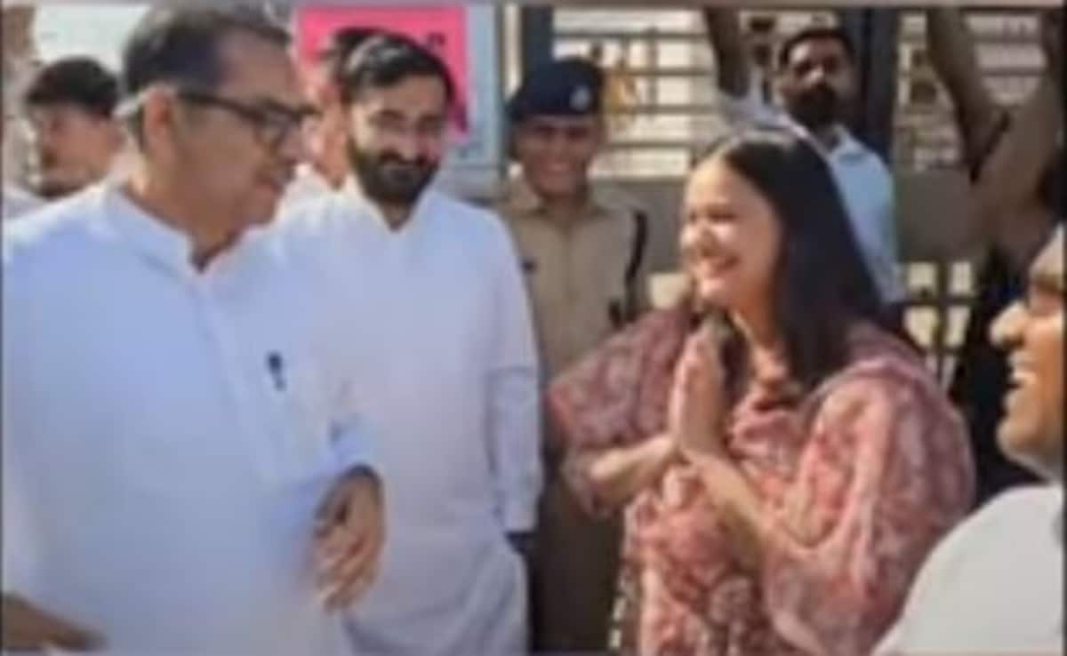 Tina Dabi Seen Greeting BJP Leader “5 Times In 7 Seconds” In Viral Video